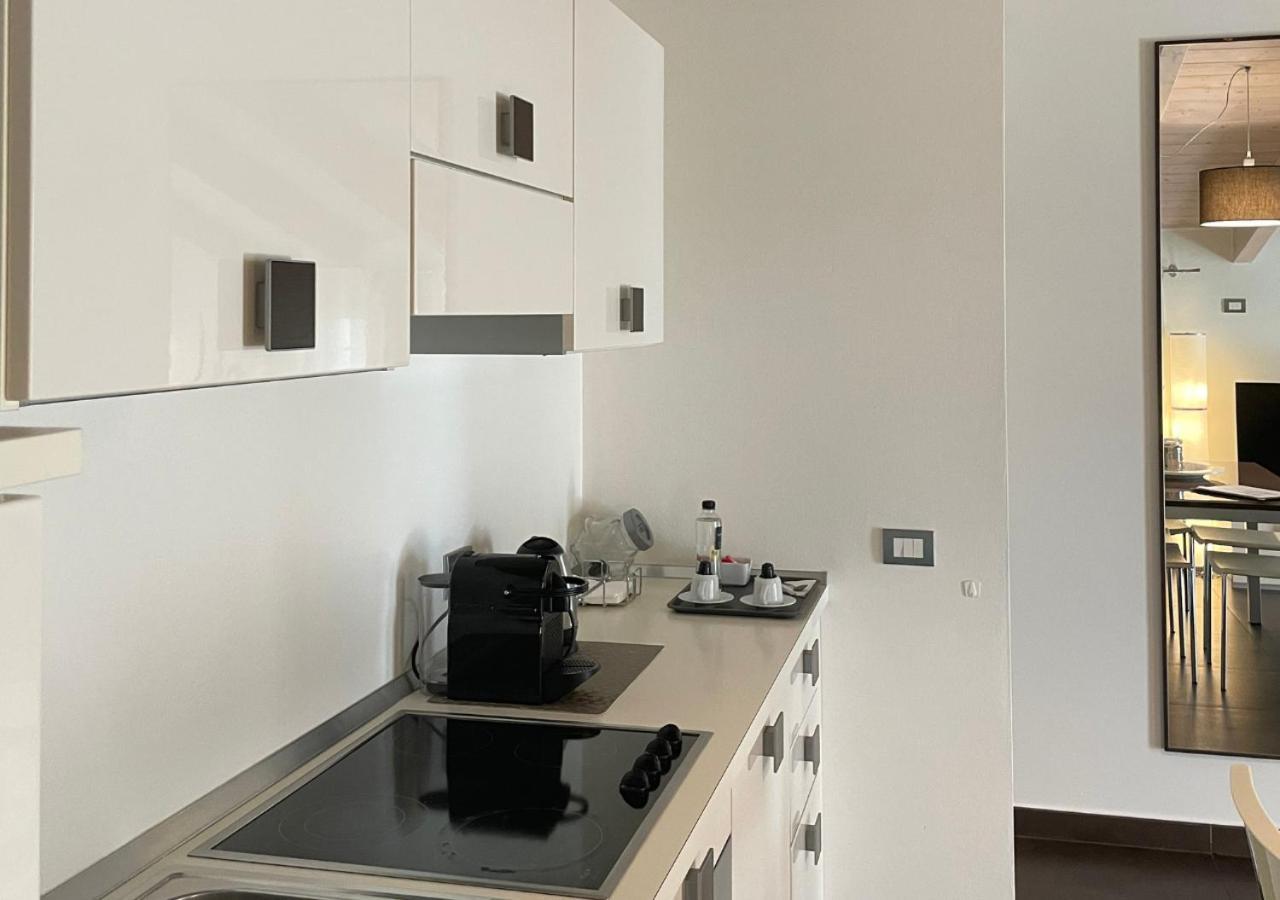 Residence Del Lago เดเซนซาโนเดลการ์ดา ภายนอก รูปภาพ